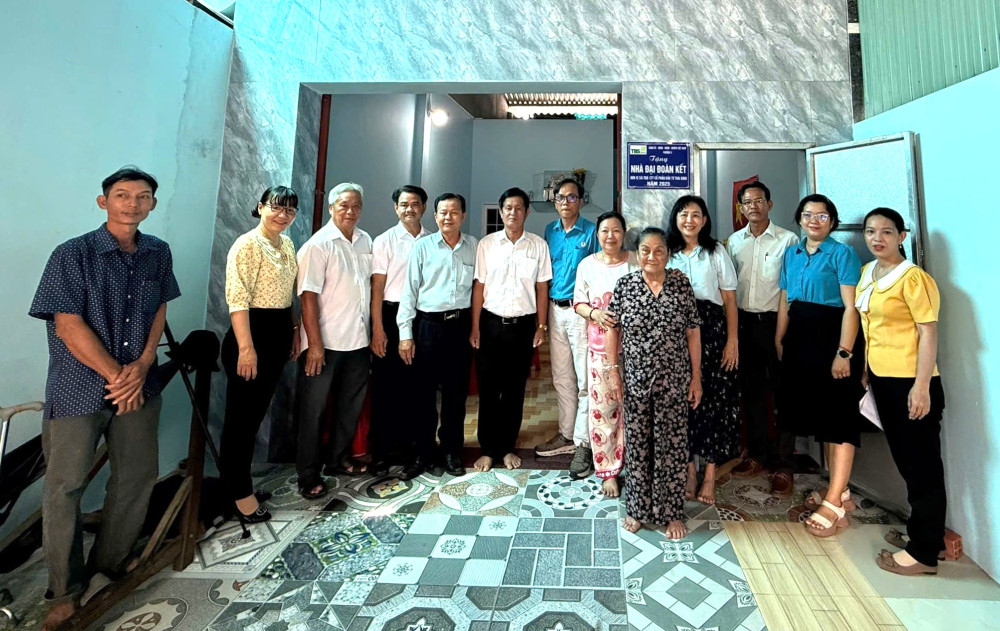 Promoción del papel del Frente de la Patria en la reducción de la pobreza multidimensional a nivel local – Vietnam.vn